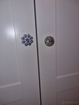 Bílá šatní skříň - 2