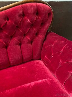 Sedačka, stůl a  dvě židle - 2