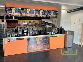 Pronájem vybavené restaurace rychlého občerstvení se zahrádk - 2