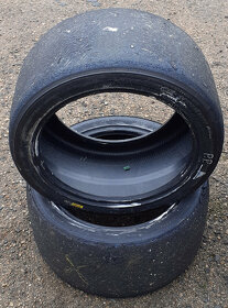 Závodní suché pneu / slick Hankook 300/660R18 a 260/660R18 - 2