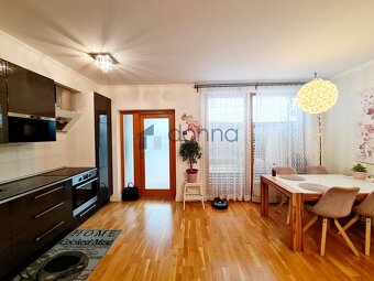 Prodej bytu 3+kk, 95m² + předzahrádka, ul. Drahobejlova, Pra - 2