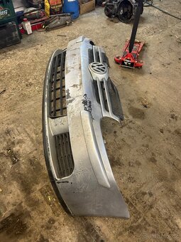 Přední nárazník golf mk5 - 2