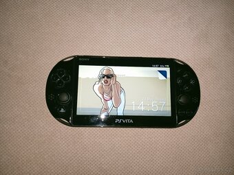 PS Vita se vsemi hrami - 2