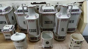 Starý porcelán, kořenky. Police - 2