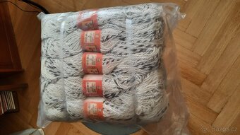 1 kg pletací příze Fatima - 2