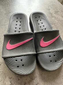 Žabky Nike vel. 34 - 2