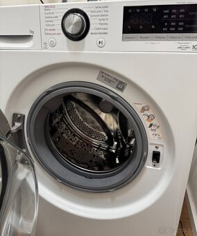 parní Pračka LG F27V3HY6W na 7kg - 2