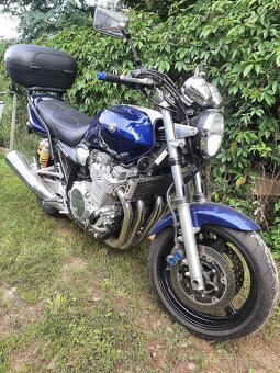 Yamaha XJR 1300 lehce bouraná - 2