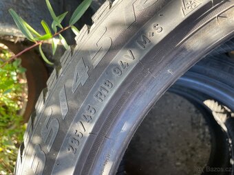 Zimní pneu 235/45 r18 - 2