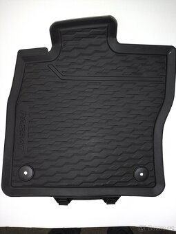 Gumové koberce Volkswagen Passat B8 (2014 - 2024) s fixací - 2