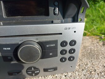 OPEL ASTRA H, CORSA C, MERIVA A - autorádio CD30 MP3 - 2