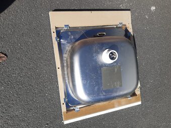 Nerezový kuchyňský dřez - 2