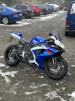 Suzuki GSX-R 750 k7 110kw  původ čr 41t/km - 2