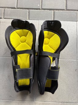 Holení chrániče CCM Tacks 9550 14” - 2