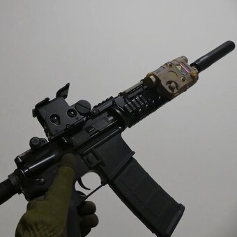 Puška M4 cqb - 2