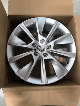 NOVÁ originál kola Škoda BRAGA 18” 5x112, Octavia - 2