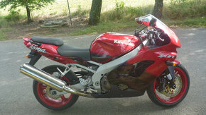 Kawasaki ZX9R - 2