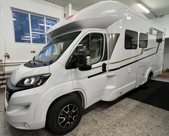 Zapůjčení obytného vozu Eura Mobil, 4 osoby, NEOMEZENÉ KM - 2