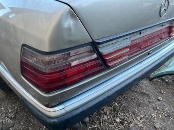 Heckblende Mercedes w124, odrazka, světla - 2