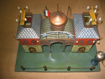 Stanice Märklin s cibulovou kopulí č. 2004, starověká cca. 1 - 2