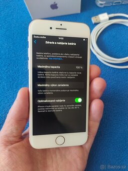 Mobilny telefom - Apple iPhone 8 64GB Gold - 2