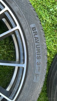 Peugeot 5x108 245/ 40 R17 - 2