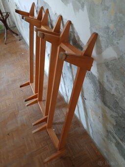 3x nohy ke komodam J.Jiroutek - 2