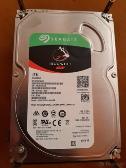 Raspberry Pi 2B + 3.5" SATA shield Suptronics x832 + 1TB hd - 2