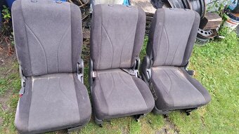Prodám Sedáky zad.Mazda.5 - 2