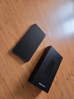 Samsung S23 8GB / 256GB Černý TOP stav - 2