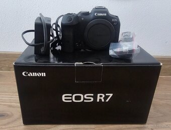 Canon EOS R7 - 2