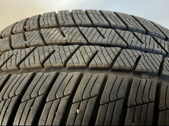 225/45 R19 Zimní pneu Barum 90% - 2