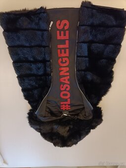 Dámská nová kožešinová vesta s kapucí, Guess - originál. - 2