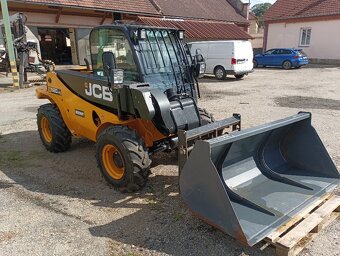 Teleskopický manipulátor JCB 520-40 AGRI - 2