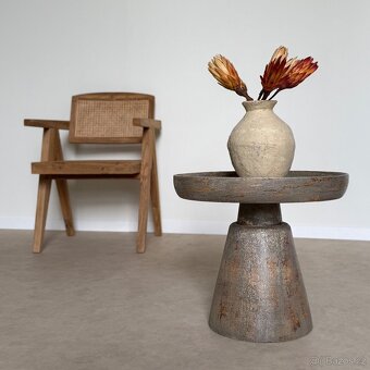 Mangový dřevěný kulatý konferenční stolek, šedý vintage kolo - 2