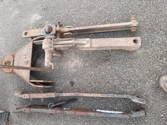 Prodám závěs ramena hydrauliky agrohak - 2