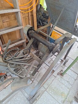 Kolébkou cirkulárku tovární výroby - 2