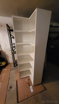 rohová knihovna bílá 70x70 - 2