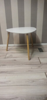 stolek ve skandinávském stylu - 2