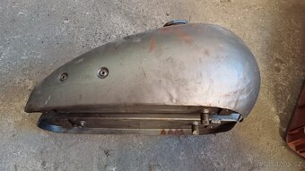 Nádrž Triumph 3HW - 2