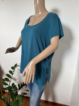 Tričko Calvin Klein velikost M - 2