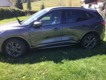 Ford Kuga plaginhybryd - 2