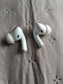 Predám Apple AirPods Pro 1. generácia (Magsafe púzdro) - Na - 2