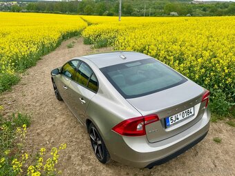 Volvo S60 (2011) - 2