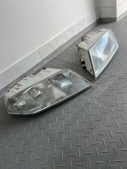 ŠKODA OCTAVIA 2 PŘEDNÍ SVĚTLA - 2