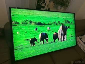 165cm LG smart TV - 2