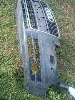 Audi A4 B7 nárazník a maska - 2