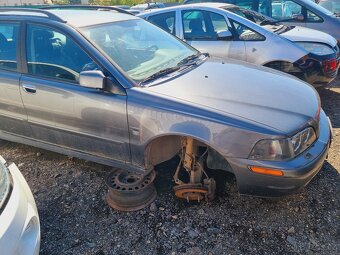 VOLVO V 40 TD - 2