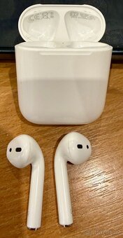 Apple AirPods 2. generace - 2