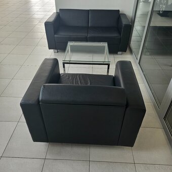 Skleněný konferenční stolek - 2